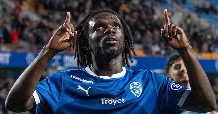 Samsunspor, Musaba nın boşluğunu doldurdu! 23 yaşındaki oyuncudan 4,5 yıllık imza..