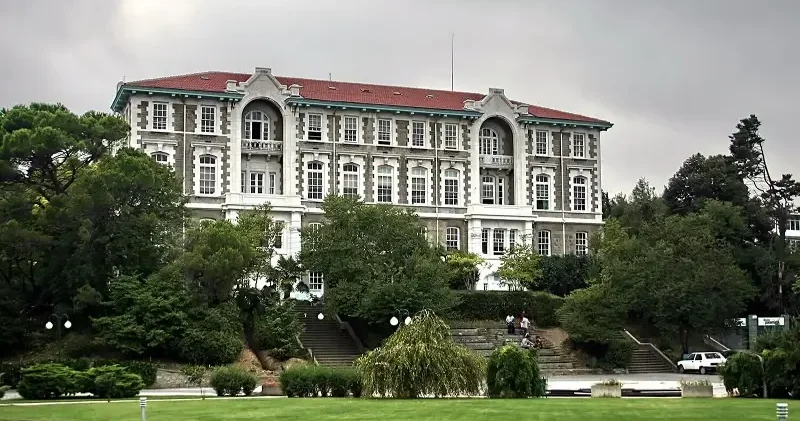 Boğaziçi Üniversitesi 4 alanda dünyanın en iyi 300 üniversitesi arasına girdi Eğitim Haberleri