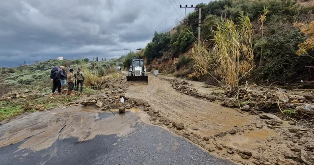 Aydın da kuvvetli yağışlara büyükşehir ve ASKİ den anında müdahale Aydın Haberleri