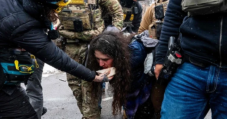 Trump tan ICE gerilimine karşı orduya hazırlık talimatı