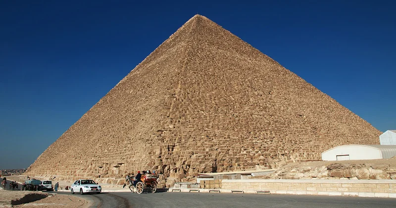Mısır piramitlerinin içine giren anında pişman oluyor Sözcü Gazetesi