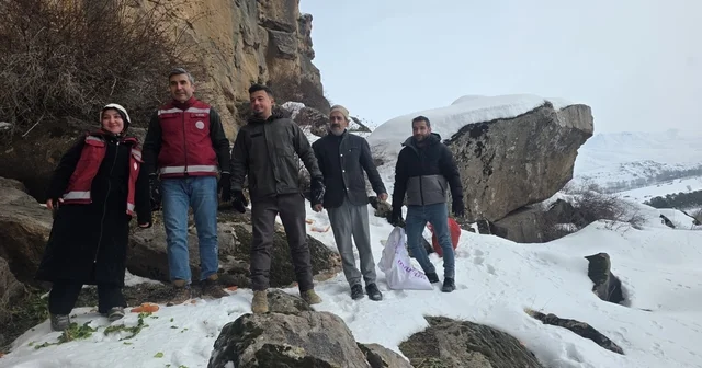 Muradiye de yaban hayvanları için doğaya yem bırakıldı Van Haberleri