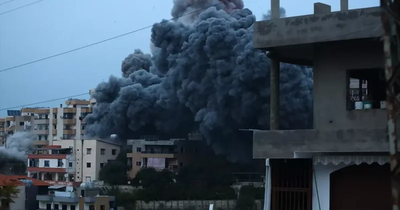 İsrail ordusu Lübnan da saldırı tehdidinde bulunduğu 5 beldeyi hedef aldı