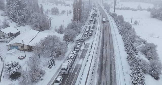 Uşak Ankara karayolu 3 saat trafiğe kapandı Uşak Haberleri