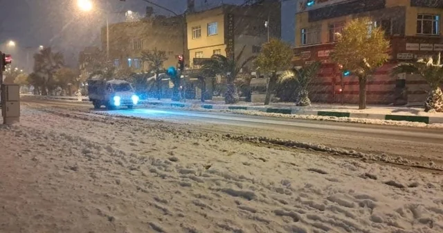 Kilis te olumsuz hava şartları sebebiyle önlemler alındı Bazı kurumlarda yüz yüze eğitime 1 gün ara verildi, motokuryelere 1 gün trafik yasağı getirildi Kilis Haberleri