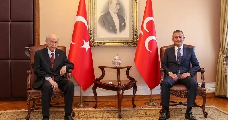 Özgür Özel den emekliler için çağrı: Biz, 28 bin lira dedik, gerçekçi olmasa bile gerçekçi olanı onlar söylesin; Devlet Bey büyüklük yapsın, raconu kessin