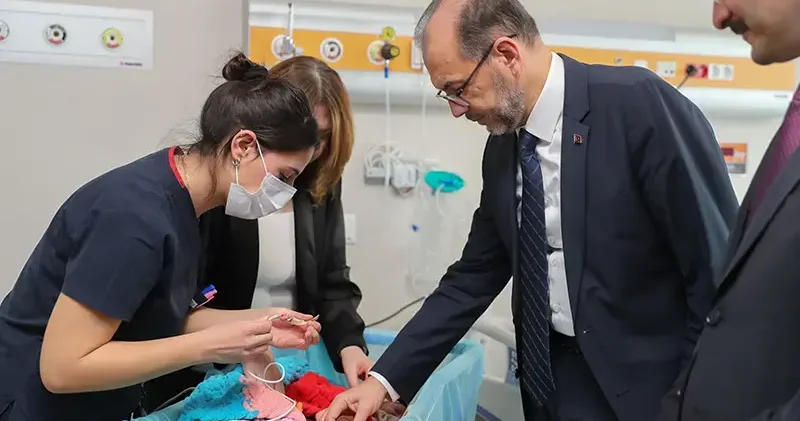 Yenidoğanlarda kritik kalp hastalıkları için ulusal tarama programı başlatılıyor