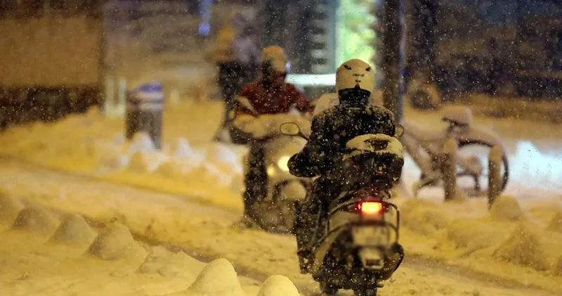 Kar ve buzlanma Malatya yı esir aldı