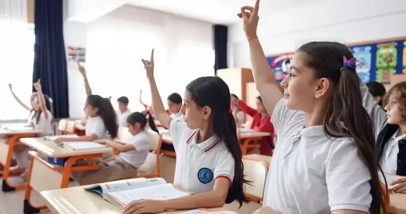 MEB milyonlarca öğrenciyi ilgilendiren gelişmeyi açıkladı: Dersler okul dışına taşınıyor Eğitim Haberleri