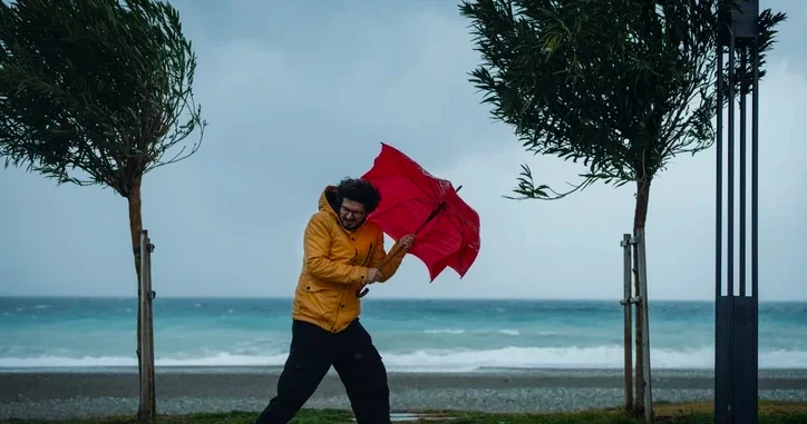 Kar, yağmur, fırtına... Meteoroloji den yeni uyarı: Hafta boyunda sürecek