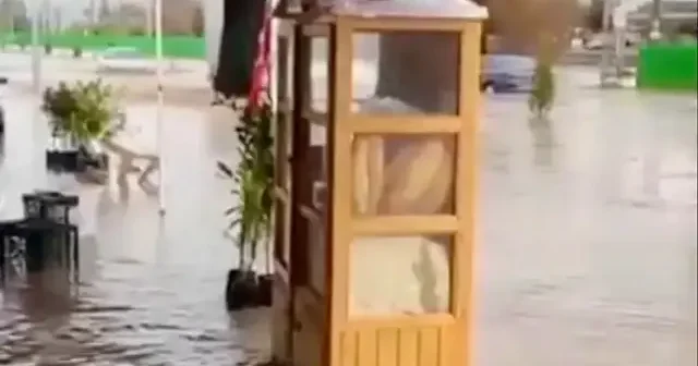 Osmaniye de sağanak: Yollar göle döndü VİDEO İZLE