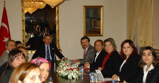 Memurluğu bıraktı, şimdi dünya markalarına gelinlik dikiyor Çocukluk hayali için memurluğu bıraktı: 32 ülkeye gelinlik ihracat ediyor 55 metrekarelik dükkandan dünyaya açıldı Kadın girişimci dünya markalarına gelinlik üretiyor Gaziantep Haberleri