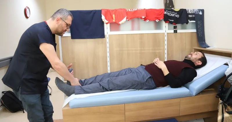 Hastaneden randevu alamadı, doktora taşlama şiir yazdı Sağlık Haberleri