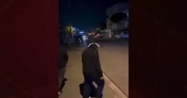 İzmir de bir grup şehir eşkıyası çocuk otobüslere taş yağdırdı