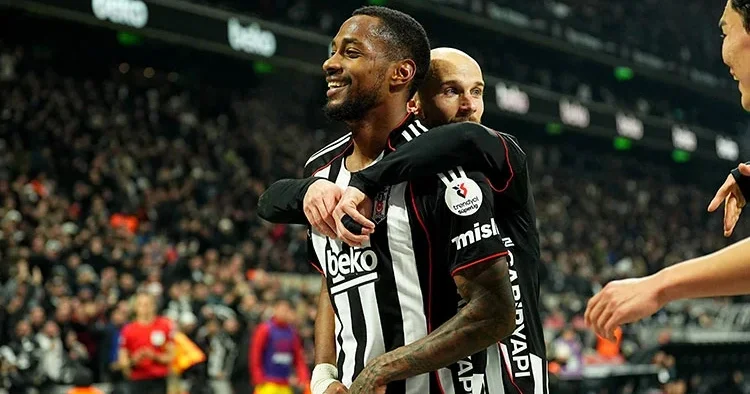 Amir Murillo: Büyüleyici seyircinin önünde gol mutlu etti!