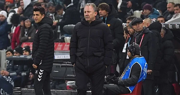 Sergen Yalçın, cezalı duruma düştü!