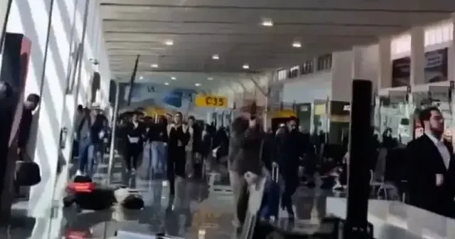 Meksika da El Mencho öldürülmesi sonrası karteller savaş ilan etti: Sokakta kim olursa öldüreceğiz VİDEO İZLE