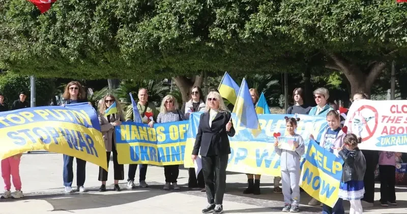 Adana da yaşayan Ukraynalılar Rusya savaşının 4. yıl dönümünde buluştu Adana Haberleri