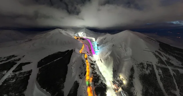 Palandöken de iftar sonrası rengarenk pistlerde kayak Erzurum Haberleri