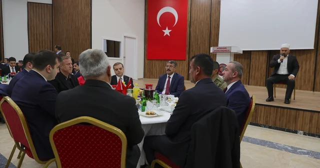 İçişleri Bakan Yardımcılığına atanan Çelik, iftarda kurum amirleri ve STK temsilcileriyle buluştu Hakkari Haberleri