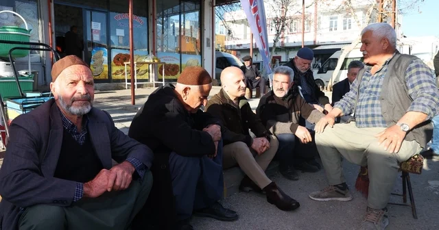 Vali Osman Varol semt pazarında vatandaş ve pazarcılarla buluştu Adıyaman Haberleri