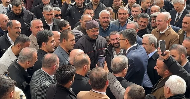 Bakan yardımcılığına atanan Vali Ali Çelik ten veda ziyareti Hakkari Haberleri