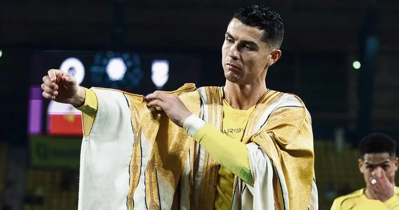 Cristiano Ronaldo kariyerine nerede devam edeceğini açıkladı