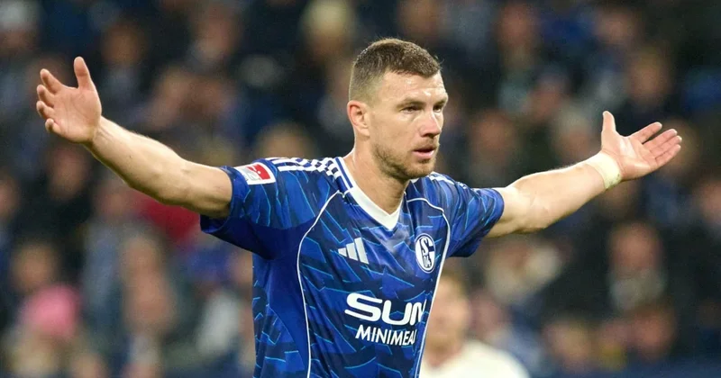 Dzeko 40 yaşında küllerinden doğdu! Atmaya devam ediyor Sözcü Gazetesi