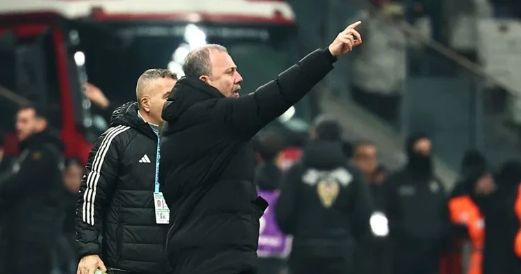 Sergen Yalçın: Sezonun en iyisiydi, camia birleşiyor