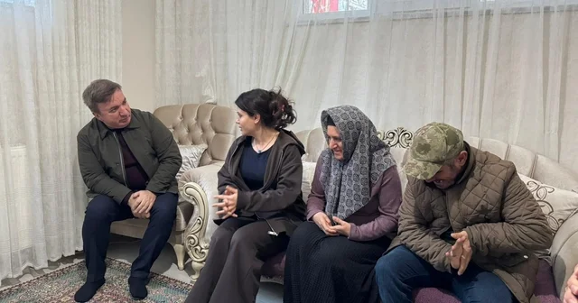 Kendi hayallerini erteledi, kardeşlerine hayat oldu Erzincan da hayatını kardeşlerine adayan Çilem in sessiz kahramanlığı Erzincan Haberleri