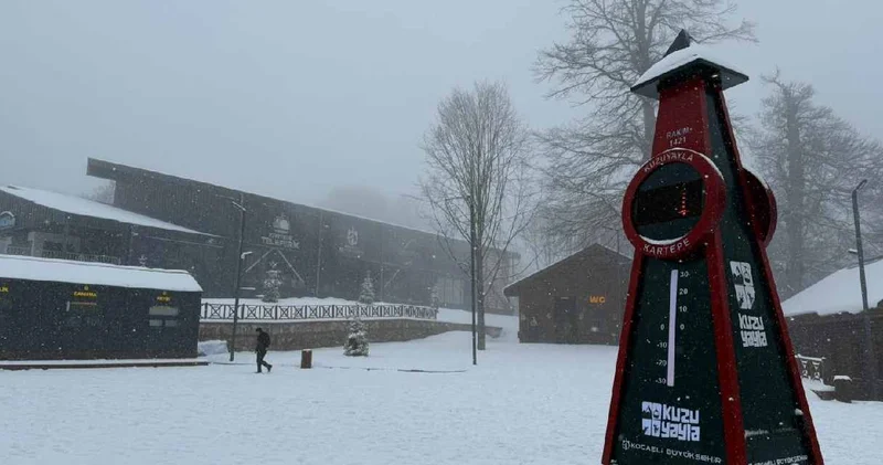 İstanbul’un yanı başındaki şehir beyaza büründü