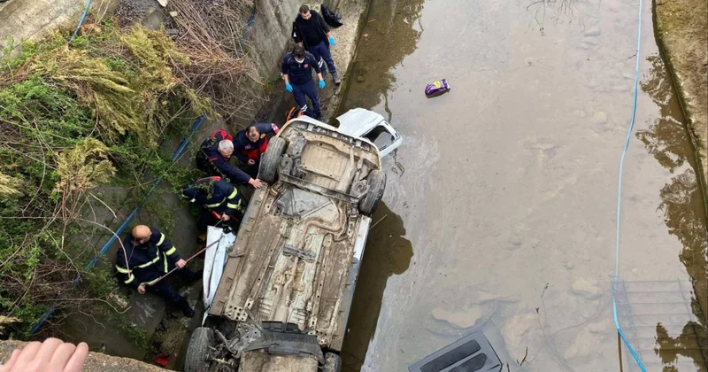 Giresun da dereye devrilen hafif ticari araçtaki 3 kişi öldü, 2 kişi yaralandı