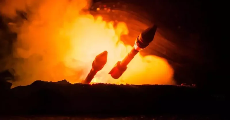 İsrail: İran ilk kez 4 bin km menzile sahip füze kullandı