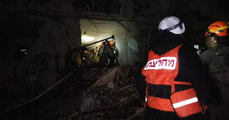 İran ın, İsrail in güneyindeki Dimona bölgesine yaptığı misillemede en az 31 kişi yaralandı