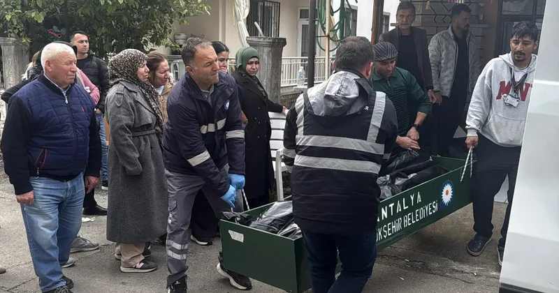 SON DAKİKA... Antalya da 34 yaşındaki Oğuz Demiralay evinde ölü bulundu! Annesinin feryadı yürek burktu: İçim acıyor...
