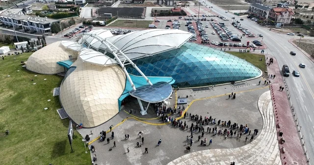 Selçuklu nun sembol mekanları bayram tatilinde ziyaretçi akınına uğradı Konya Haberleri