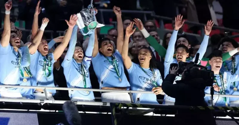 Arsenal ı devirdiler! İngiltere Lig Kupası Manchester City nin