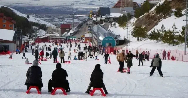 Palandöken bayramda cıvıl cıvıl VİDEO İZLE