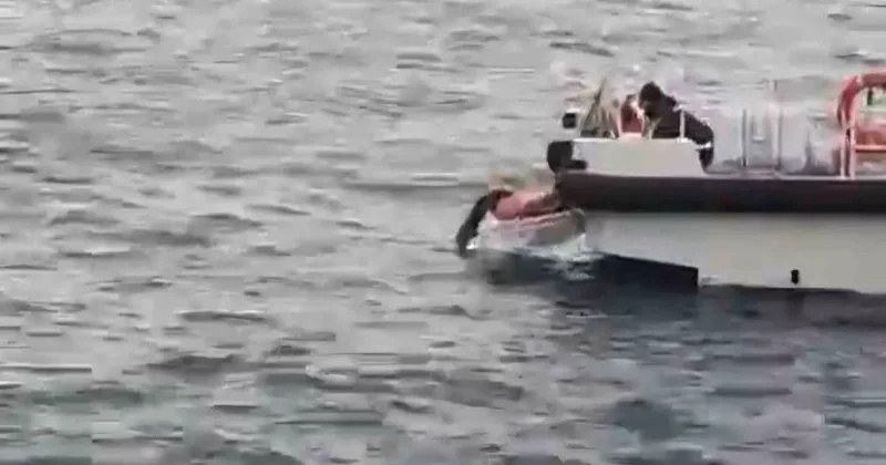 Bartın’da kıyafetleriyle denize giren kadını sahil güvenlik ekipleri kurtardı