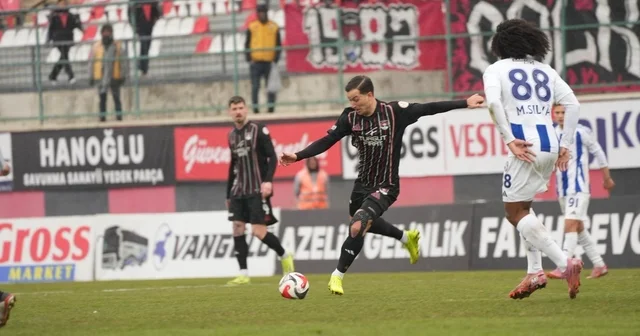 Van Spor FK sahasında Sarıyerspor ile golsüz berabere kaldı Van Haberleri