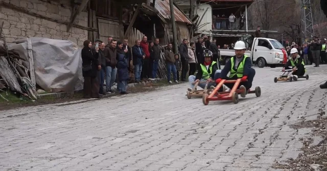Fren yok, heyecan çok, geleneksel tahta araba yarışı bu yılda nefesleri kesti Burdur Haberleri