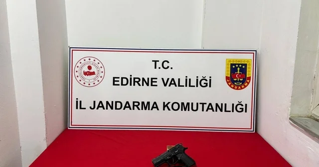 Tabancayla ateş ederken arkadaşını yaraladı Edirne Haberleri