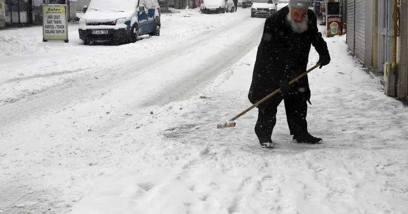 Ardahan ve Kars ta kar yağışı ve soğuk hava etkili oldu