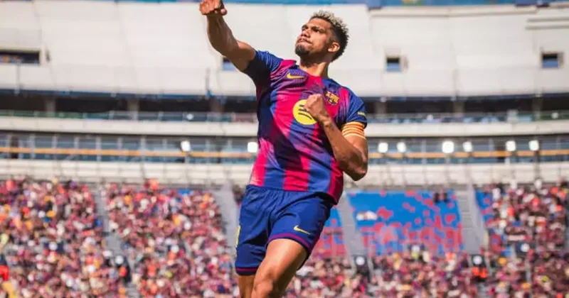 Lider Barcelona fişi ilk yarıda çekti