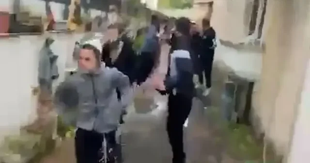 İran füzesinin düştüğü yeri gören Yahudiler kaçacak delik aradı VİDEO İZLE