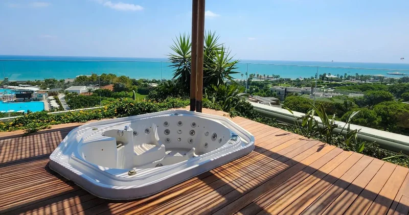 Fiyatlar çok düştü ama lüks konutları kimse almıyor!