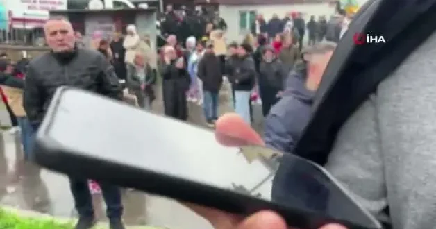 Fatih te enkaz altında kalan yakınıyla telefonda konuştuğu anlar duygulandırdı