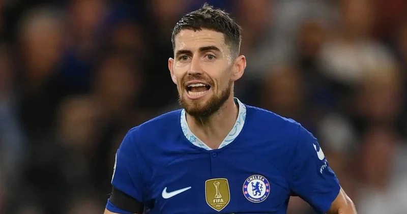 Yıldız futbolcu çıldırdı! Kızını ağlatan şarkıcıya ateş püskürdü