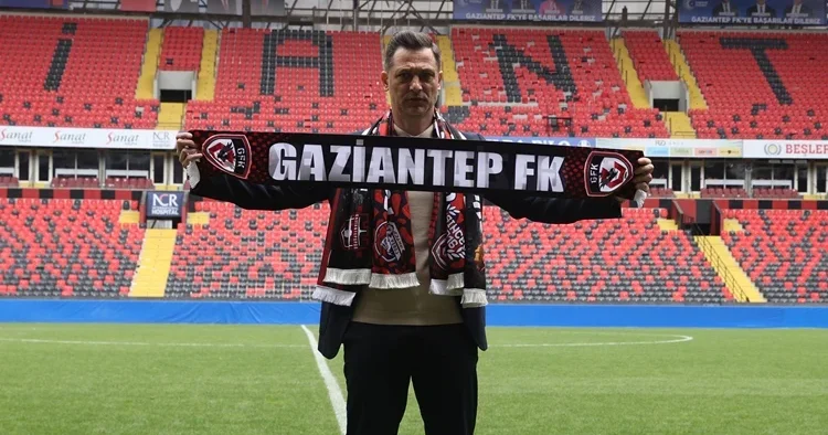 Gaziantep FK de Mirel Radoi dönemi resmen başladı