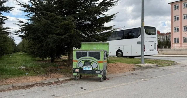 Tır motifli çöp kutusu dikkat çekiyor Eskişehir Haberleri